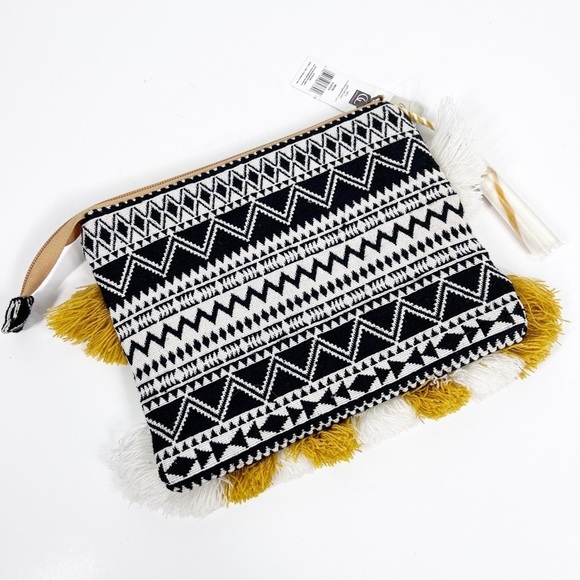 Charlie PAIGE NWT Bohemian Clutch with Tassels and tapestry type fabric - Picture 3 of 6